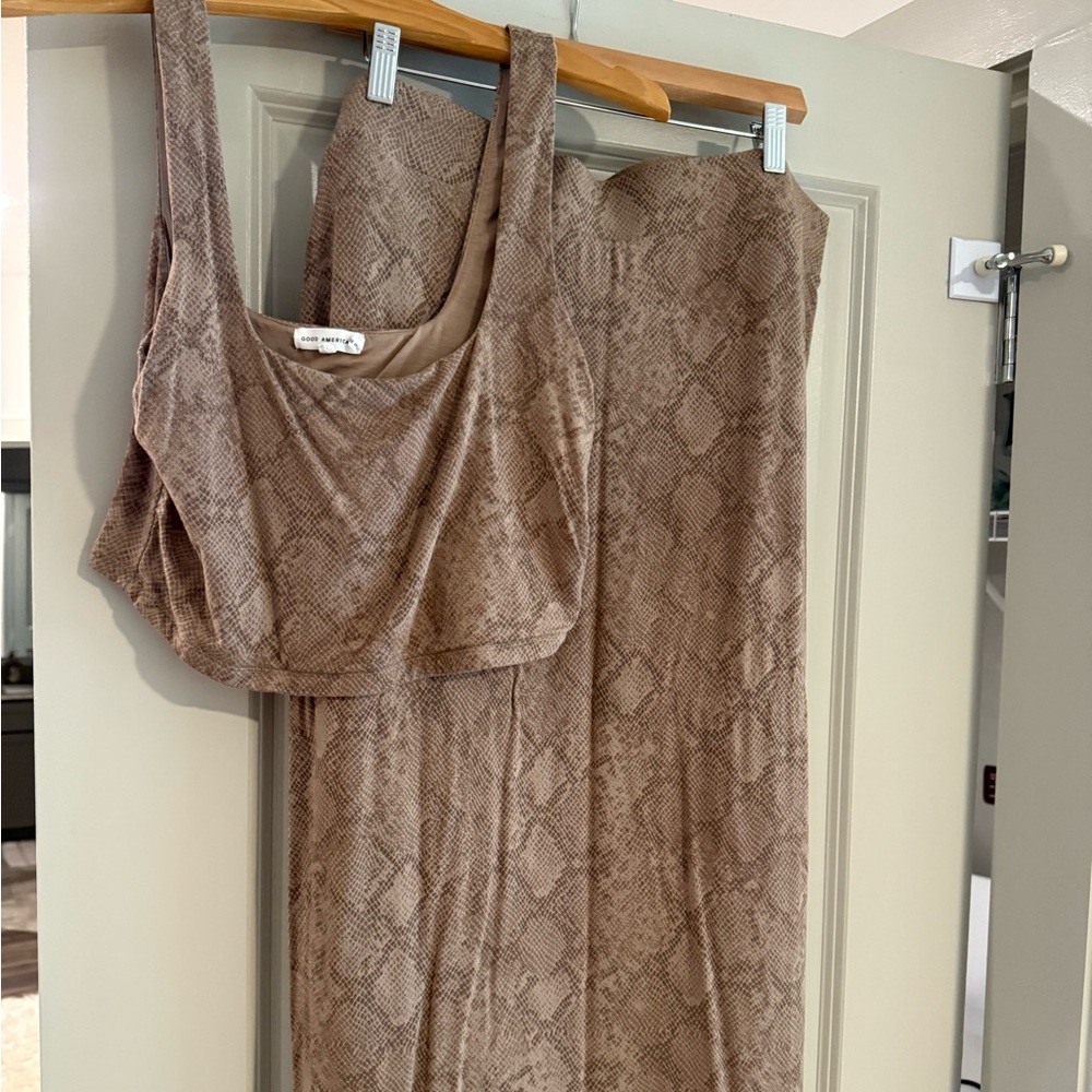 Good American Taupe Snake Print Skirt Set
